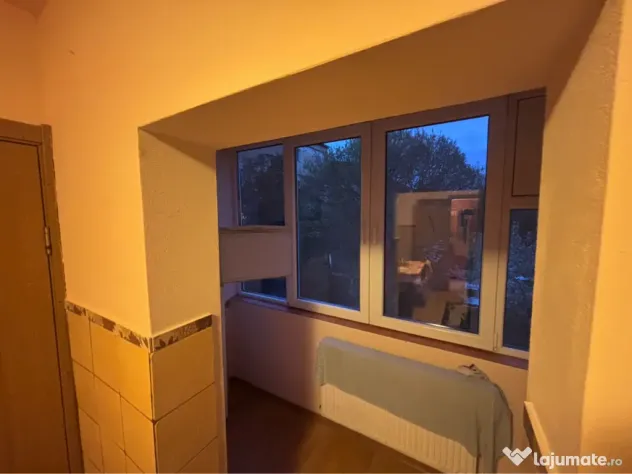 Vând apartament 2 camere în Călan central