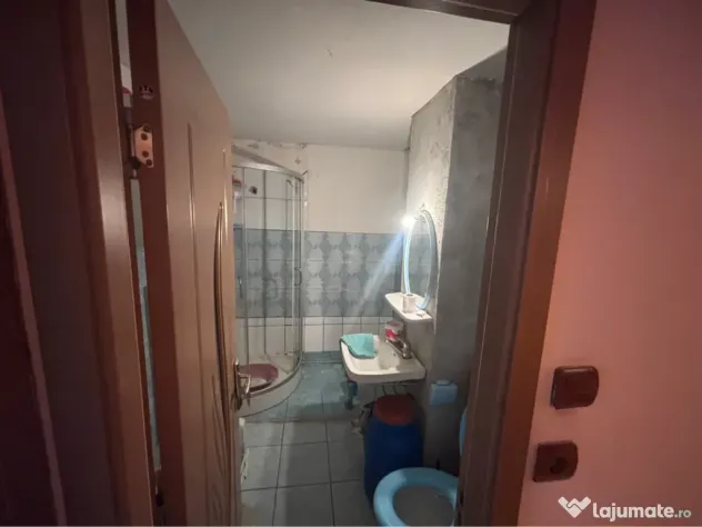 Vând apartament 2 camere în Călan central