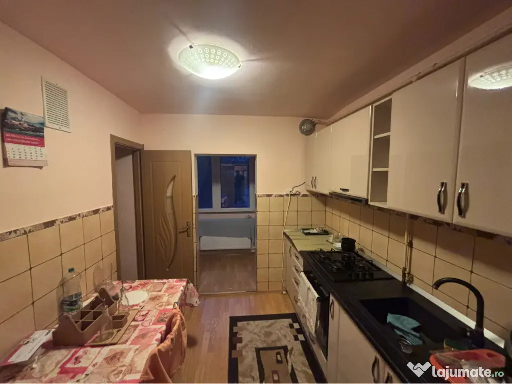 Vând apartament 2 camere în Călan central