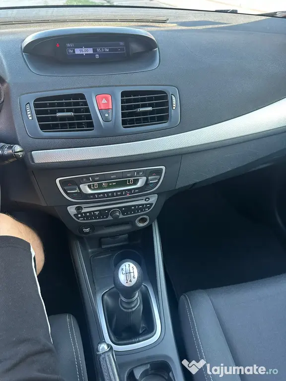 Renault Megane 1.5 dci 110 cai 2011