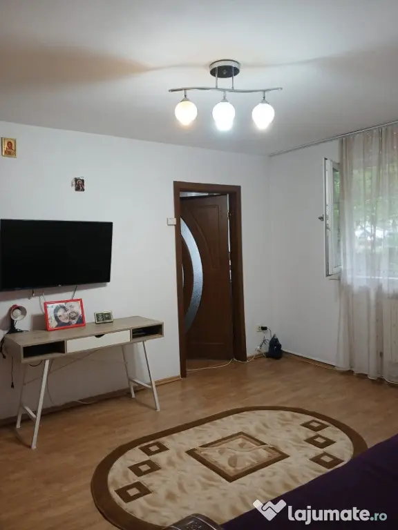 Apartament 2 camere de vânzare – Centru, Drăgășani | 50 mp | Centrală