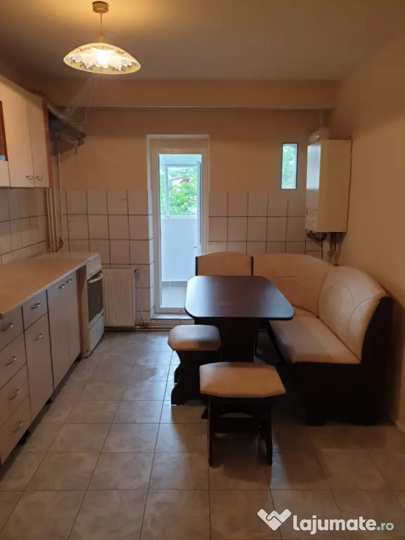 Apartament de închiriat 3 camere