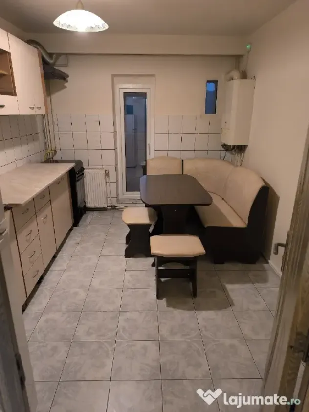 Apartament de închiriat 3 camere