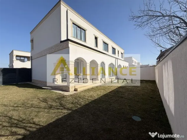 Vila moderna cu arhitectura deosebita gata sa devina acasa