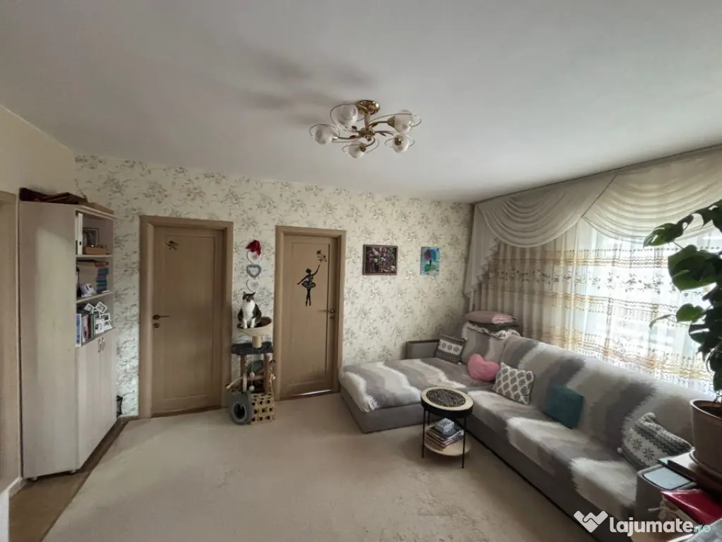 Apartament 3 camere , 64 mp ,Zona Terra , Floresti