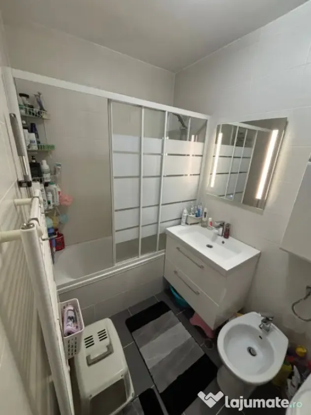 Apartament 3 camere , 64 mp ,Zona Terra , Floresti