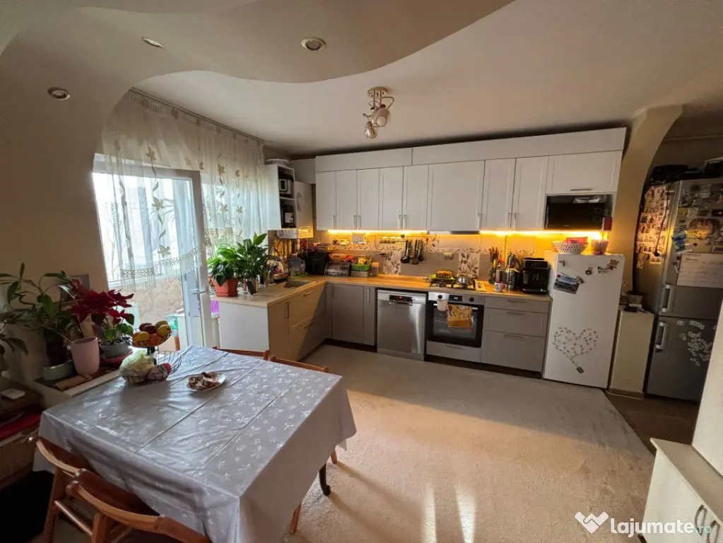Apartament 3 camere , 64 mp ,Zona Terra , Floresti