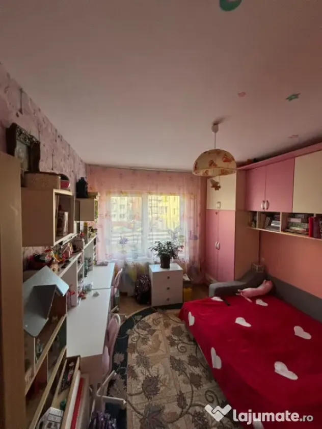 Apartament 3 camere , 64 mp ,Zona Terra , Floresti