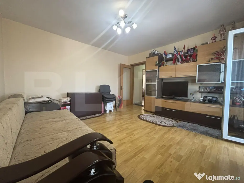 Apartament 4 camere decomandat | 78 mp utili + 2 balcoane |