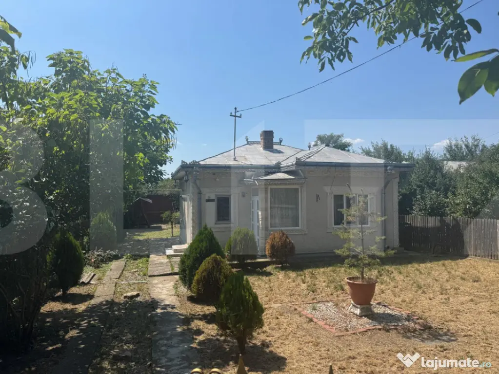 Casa individuala in Bucecea si teren 1300mp la strada princi