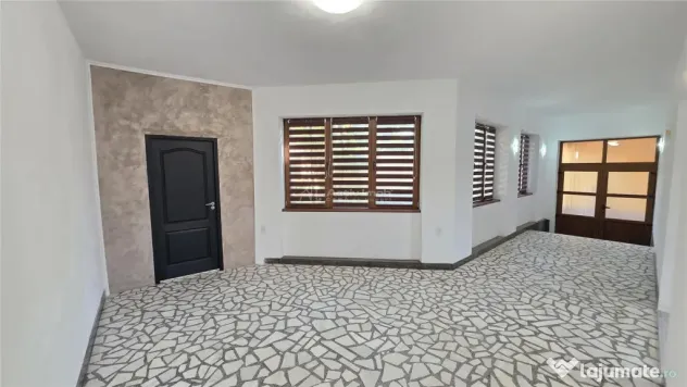 Racasdia, Spatiu Comercial la Sosea, Locatie Centrala
