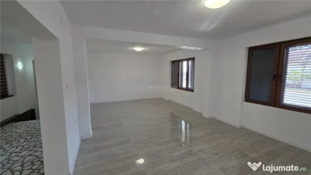 Racasdia, Spatiu Comercial la Sosea, Locatie Centrala