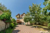 Apartament pe 2 nivele - 6 camere Gavana 3 + 309 mp curte... 