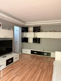 Persoană fizică vând apartament cu 2 camere central