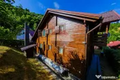 Casa de vacanta cu foisor si acces la rau, de vanzare in ...