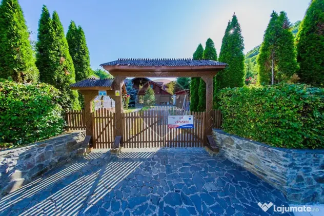 Casa de vacanta cu foisor si acces la rau, de vanzare in ...