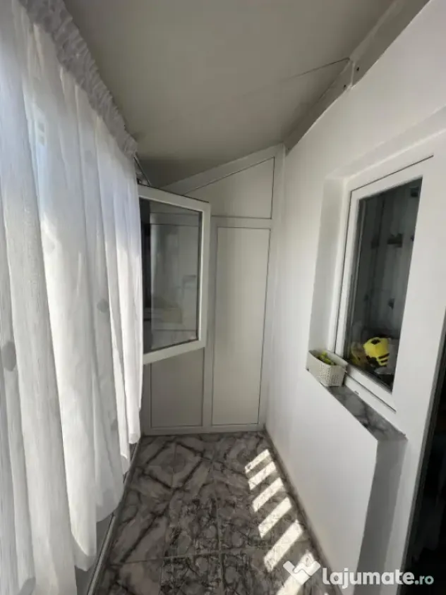 Apartament Spatios 3 Camere Mobilat/Finisat