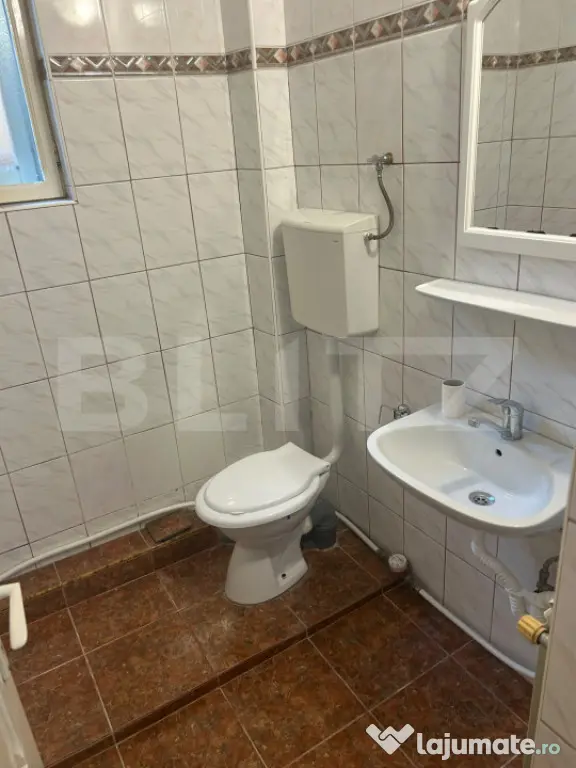 Apartament cu 3 camere si parcare la Vila, zona Iris.