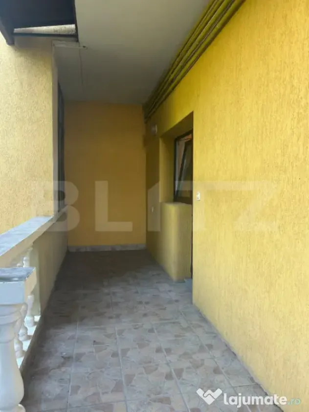 Apartament cu 3 camere si parcare la Vila, zona Iris.