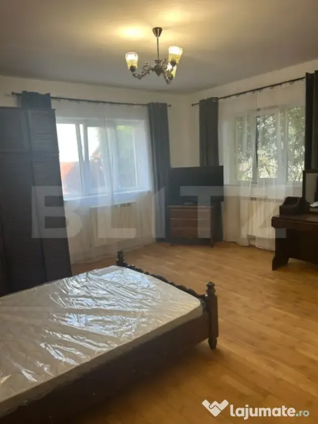 Apartament cu 3 camere si parcare la Vila, zona Iris.