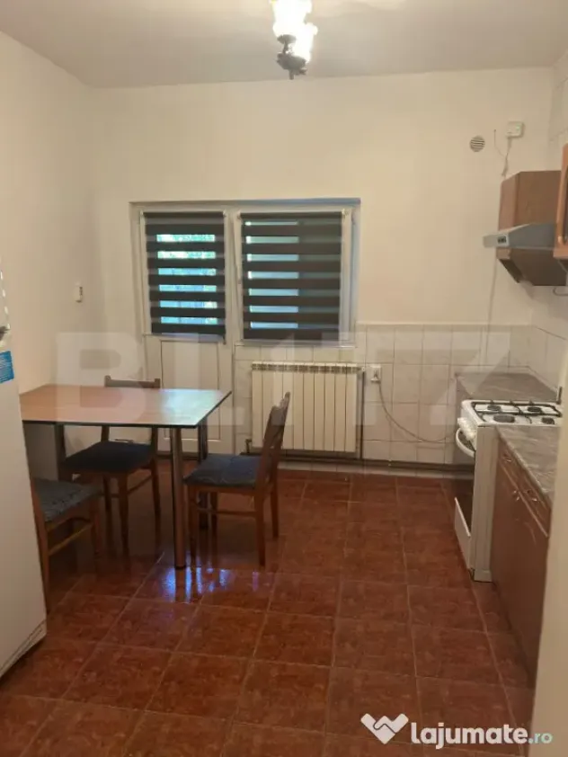 Apartament cu 3 camere si parcare la Vila, zona Iris.