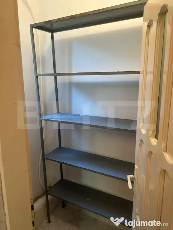 Apartament cu 3 camere si parcare la Vila, zona Iris.