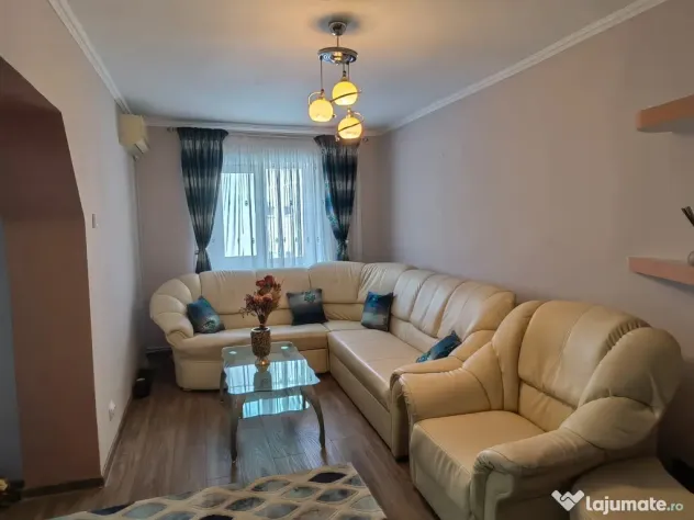 De vanzare - Apartament 3 camere Botosani, Calea Națională Stadion