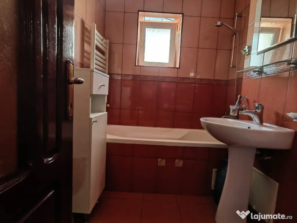 De vanzare - Apartament 3 camere Botosani, Calea Națională Stadion