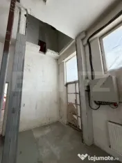 Spațiu comercial, destinație depozit și birouri, 550 mp u 