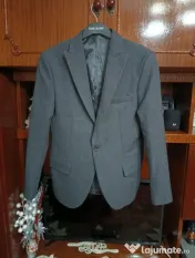 Sacou gri elegant băieți – mărimea S (13-14 ani) – stare foarte bună 