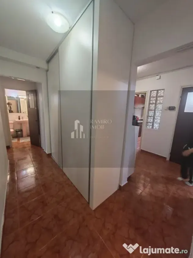 Apartament 4 camere decomandat Aleea Fetesti, Titan