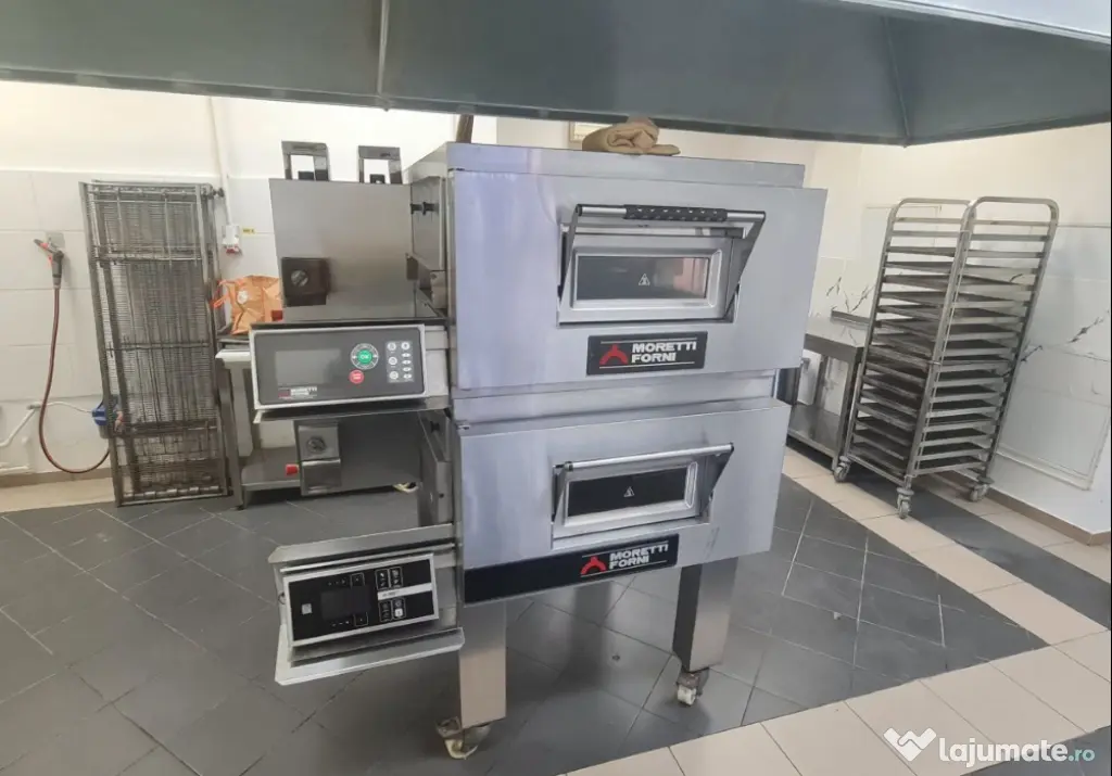 Cuptor profesional cu bandă Moretti Forni electric – Italia – Stare foarte bună