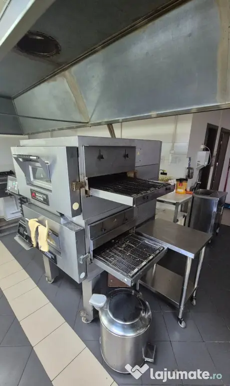 Cuptor profesional cu bandă Moretti Forni electric – Italia – Stare foarte bună