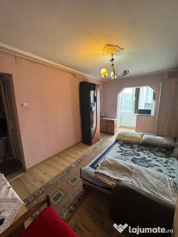 Garsonieră cochetă, gata de mutare, etaj 2, Zona Gării ??