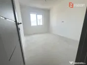 Duplex pe parter cu 4 camere si teren de 381 mp - zona Mosni 