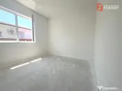 Duplex pe parter cu 4 camere si teren de 381 mp - zona Mosni 