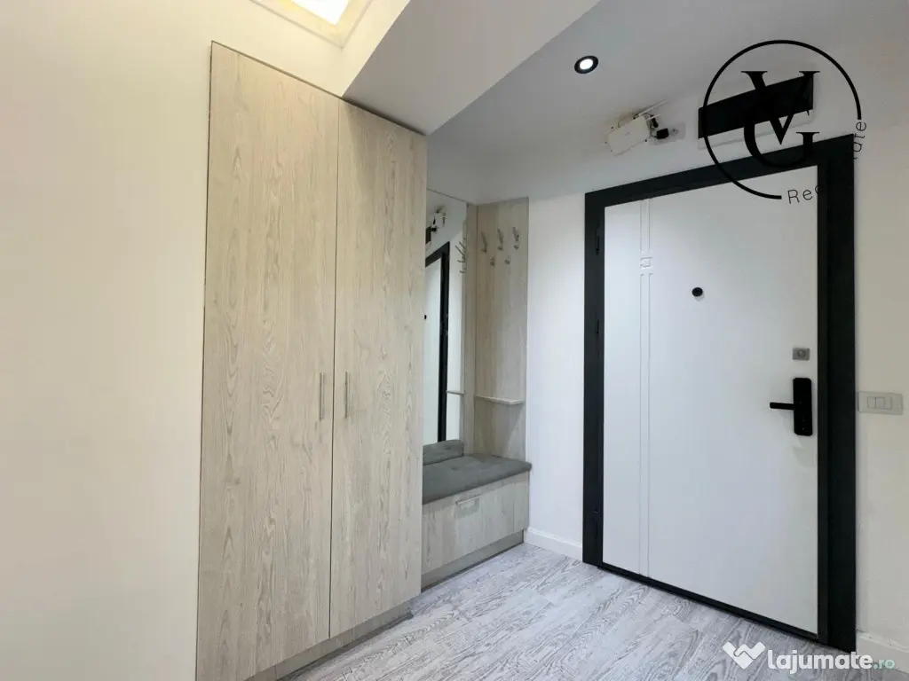 White Titanic - Apartament 2 camere si garaj - frontal la ma