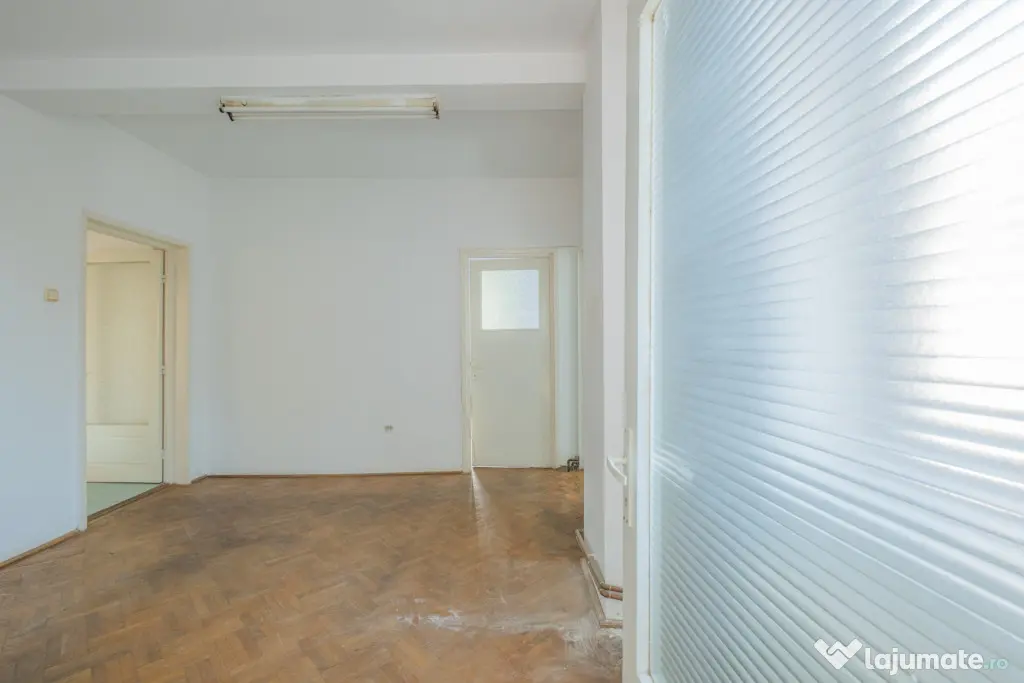 Apartament ultracentral cu 3 camere, 87,2 mp utili – Zona