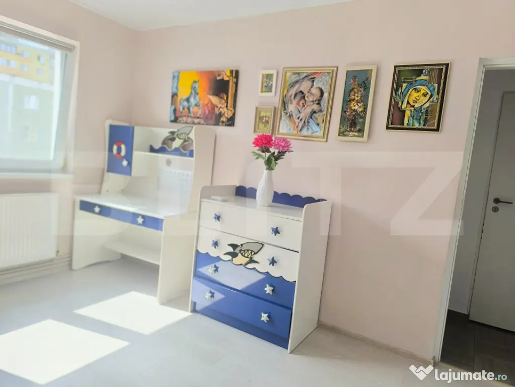 Apartament 2 camere, semidecomandat - Florilor