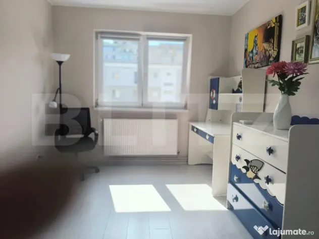 Apartament 2 camere, semidecomandat - Florilor