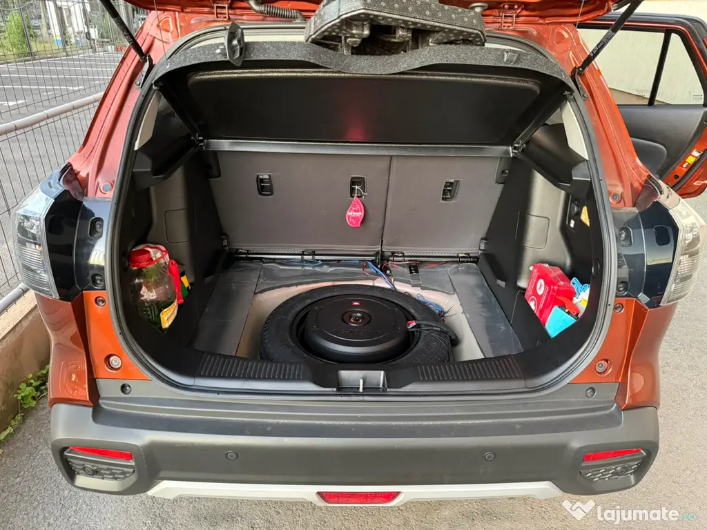 Subwoofer JBL BassPro Hub 200W pentru roata de rezervă
