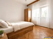 Drumul Poienii .LIvada Postei: 3 camere decomandate,2 balcoa
