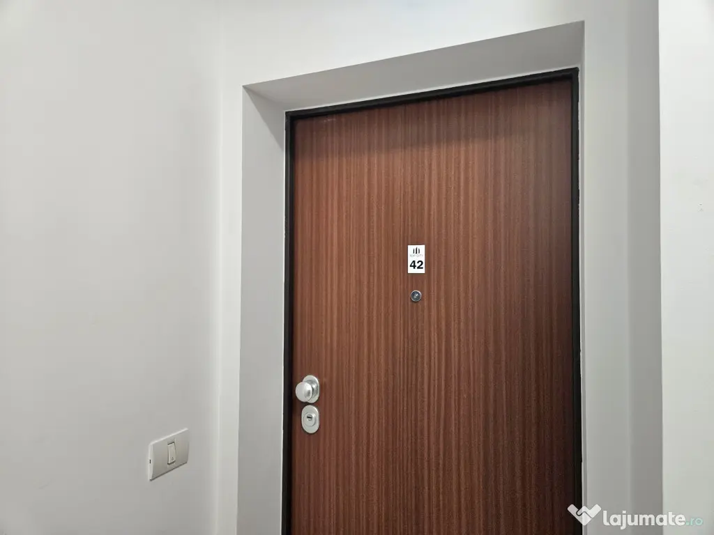 TRACTORUL- TOP CITY 2 CAMERE VEDERE MUNTE
