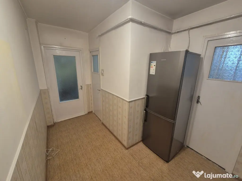 Apartament 2 camere Grivitei,decomandat,etaj 3,77000 Euro
