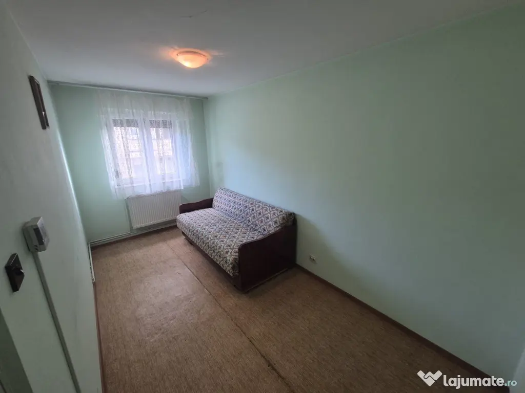 Apartament 2 camere Grivitei,decomandat,etaj 3,77000 Euro