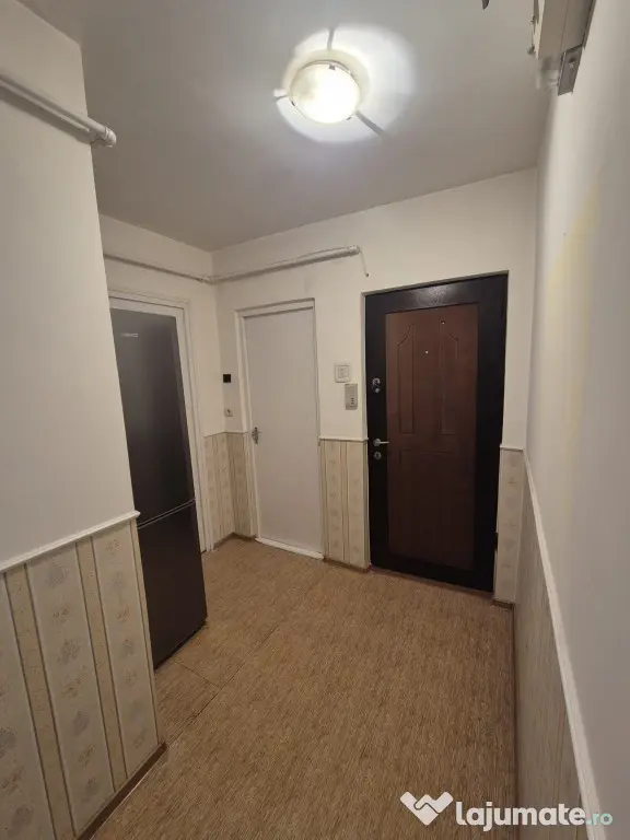 Apartament 2 camere Grivitei,decomandat,etaj 3,77000 Euro