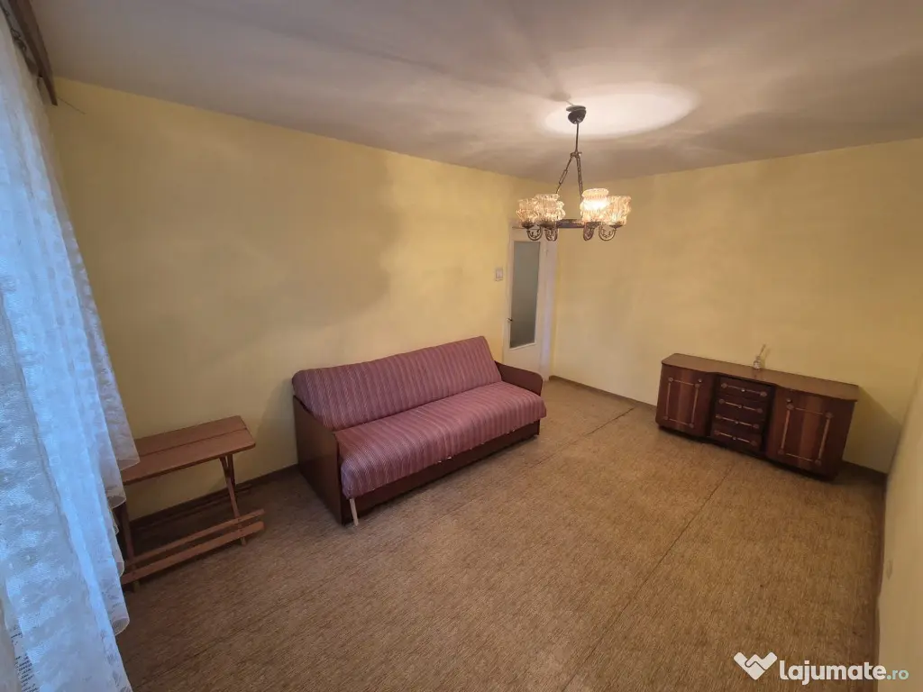 Apartament 2 camere Grivitei,decomandat,etaj 3,77000 Euro