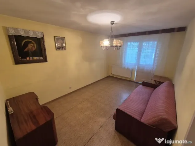 Apartament 2 camere Grivitei,decomandat,etaj 3,77000 Euro