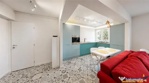 Vedere spre gradina, decomandat si renovat, Centrul Civic, B