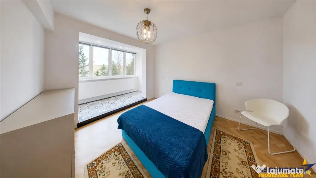 Vedere spre gradina, decomandat si renovat, Centrul Civic, B
